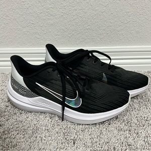 Nike Women’s Winflo 9 Premium Road Running Shoe